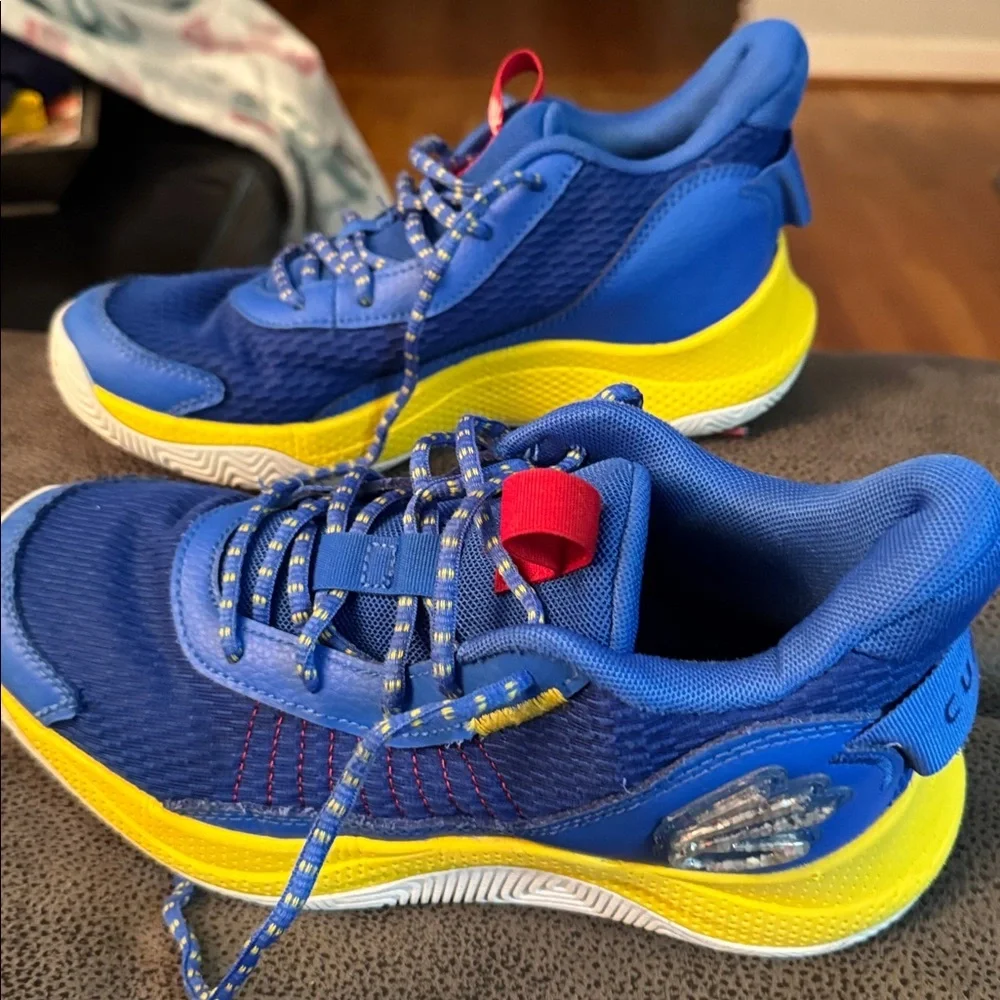 Under Armour Youth GS Curry 3Z7 Shoes Size 6.5 Blue